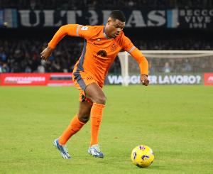 九游官网入口-对阵巴萨邓弗里斯111分钟2球2助，本赛季此前9场欧冠0球0助