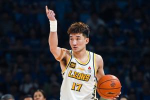 jiuyou-直播吧专访孙铭徽：季后赛打封闭出战 G5最后两罚不中是心态问题