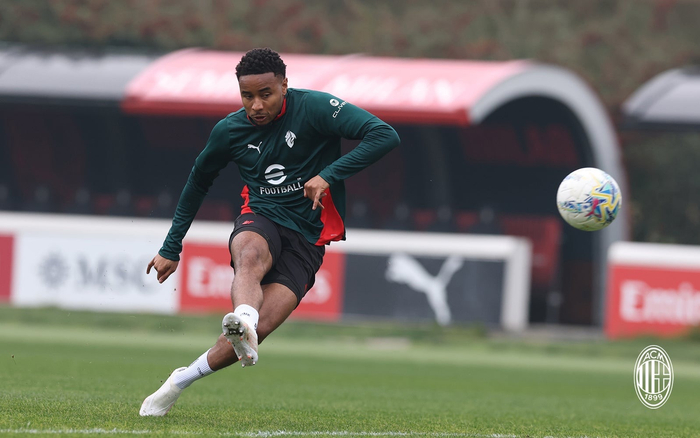 九游游戏中心-希门尼斯回归米兰合练|圣地亚哥·希门尼斯|AC米兰|圣地亚哥-希门尼斯|阿尔瓦罗-希门尼斯|ac米兰_新浪新闻